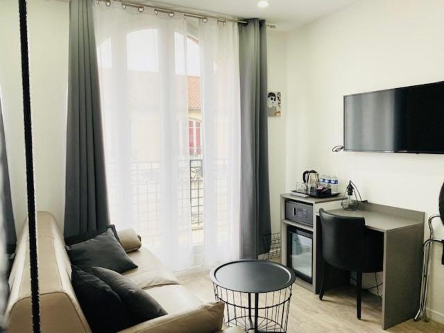 Paris Hotel Clichy Esterno foto