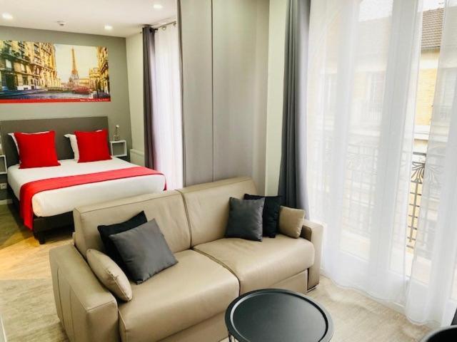 Paris Hotel Clichy Esterno foto