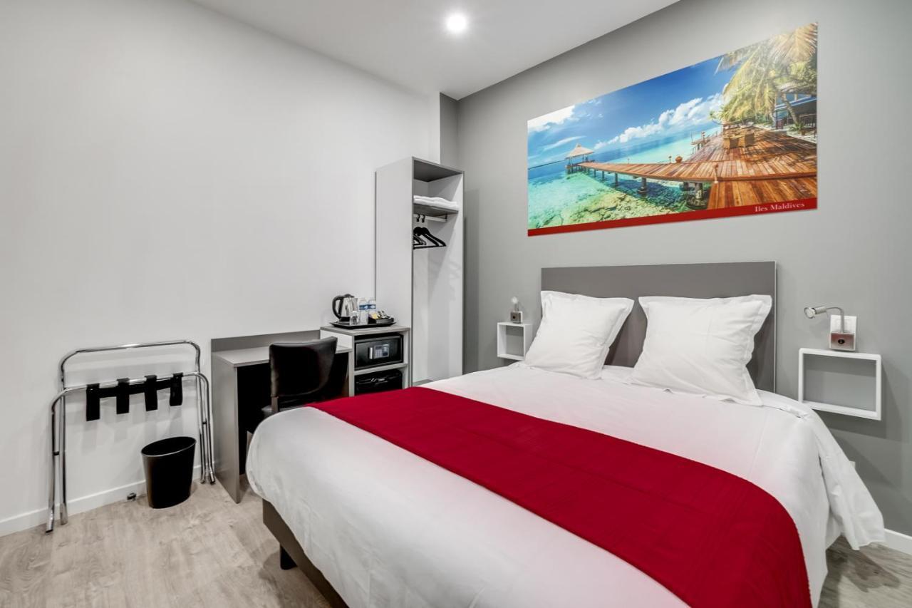 Paris Hotel Clichy Esterno foto