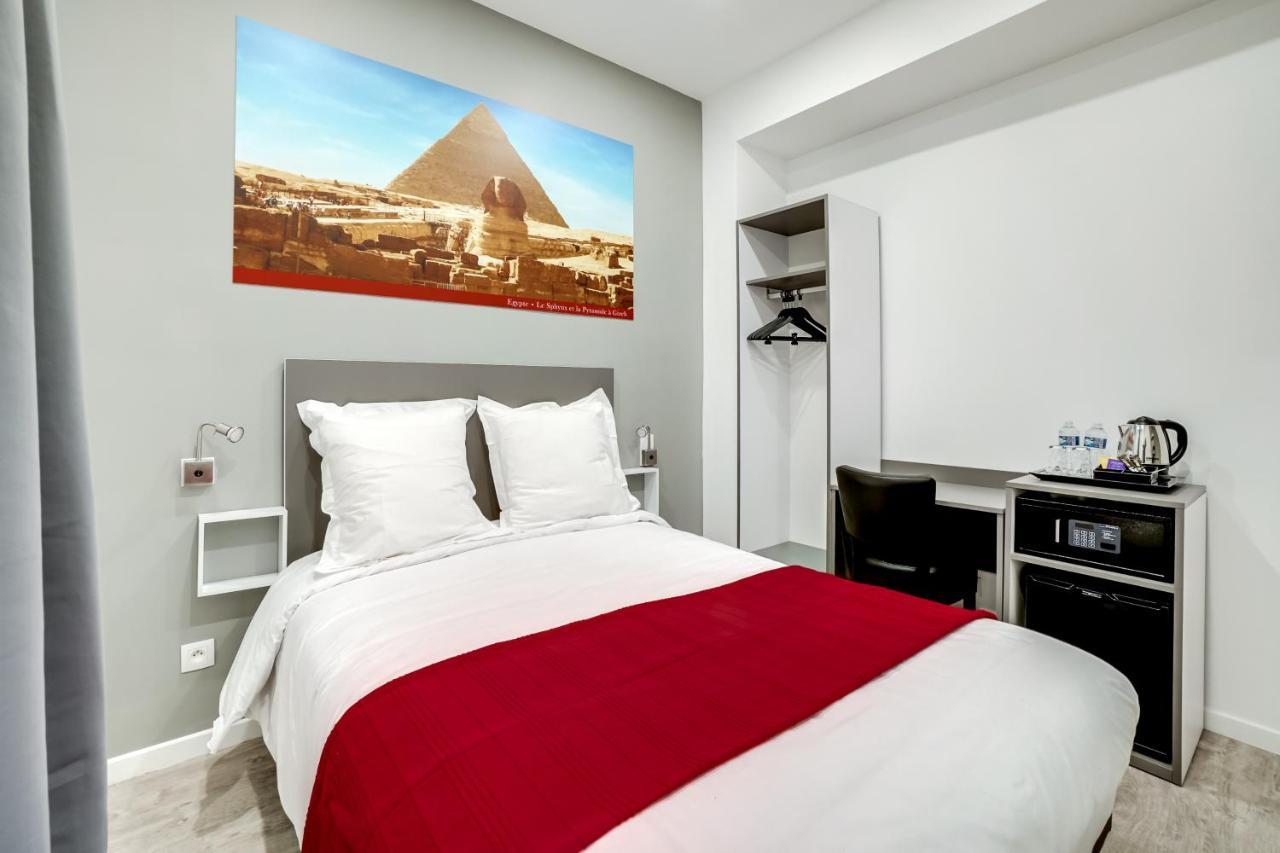 Paris Hotel Clichy Esterno foto